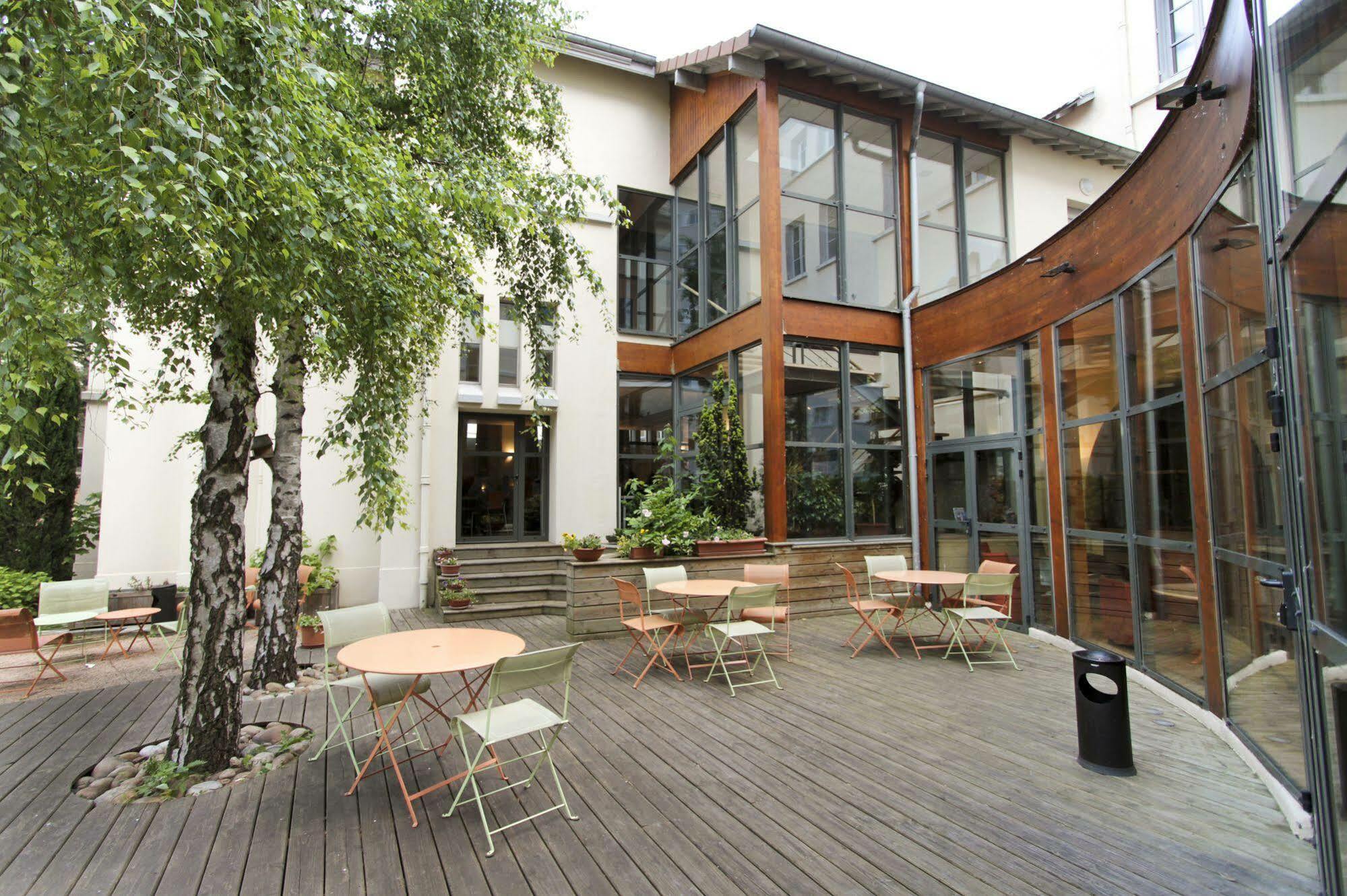 让博斯科中心酒店 里昂 外观 照片 The courtyard of the museum